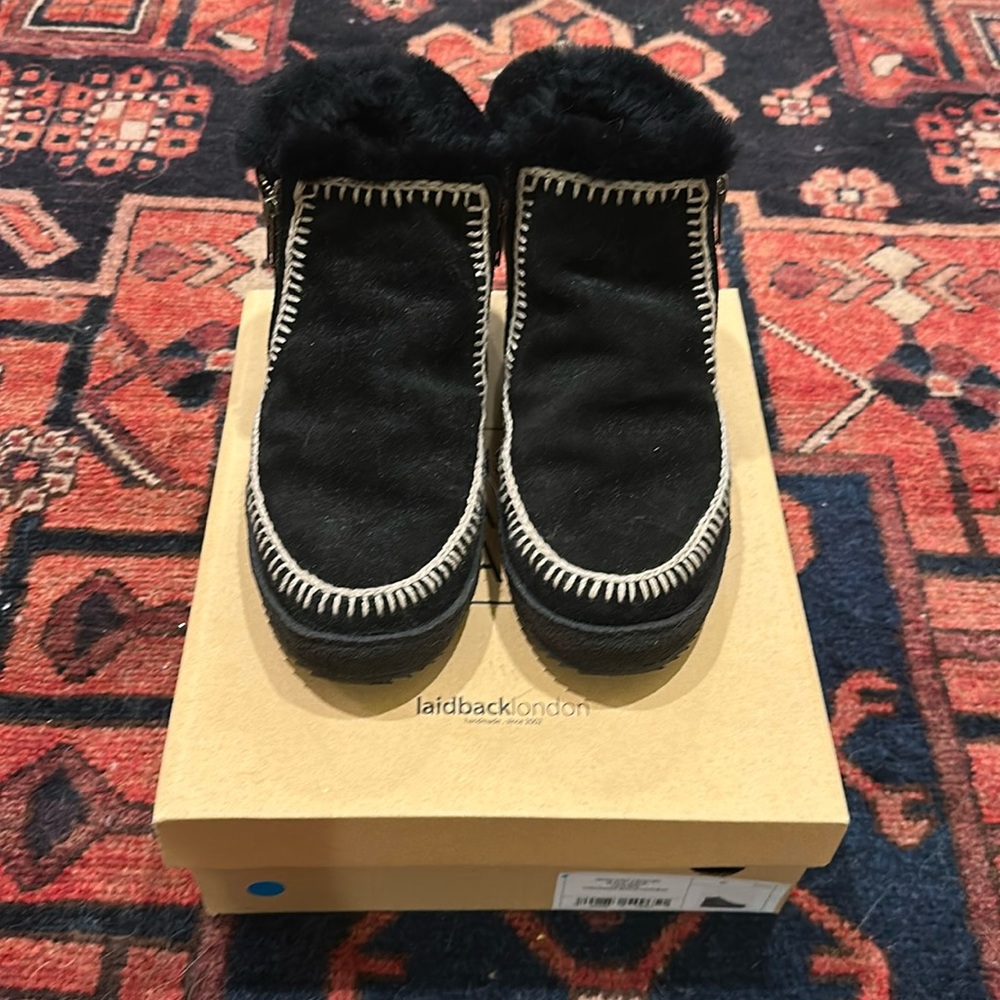 EUC Laidback London Setsu low crochet booties size EU40/US 9